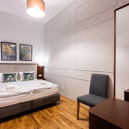 On/Set Aparthotel Krasków Εξωτερικό φωτογραφία