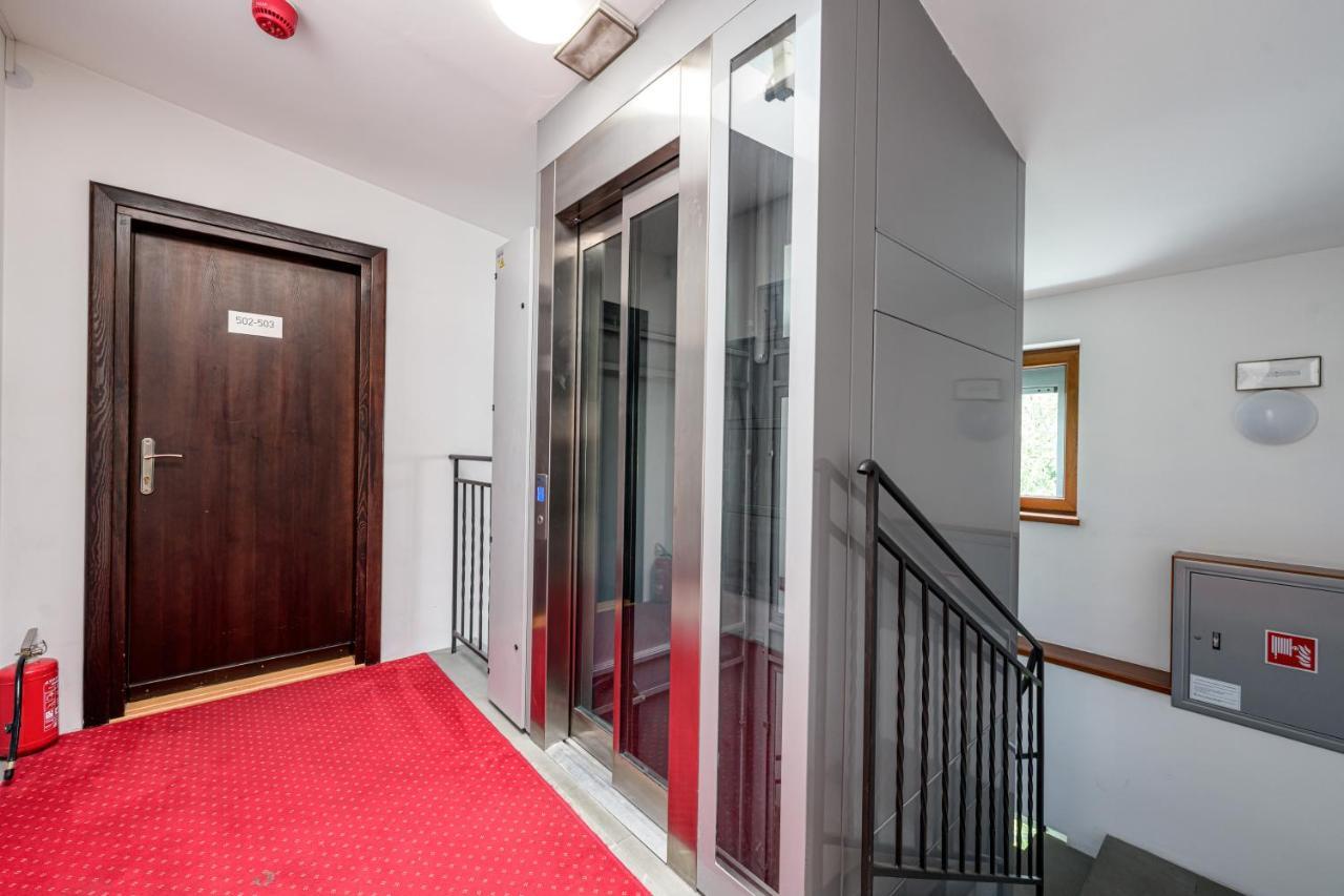 On/Set Aparthotel Krasków Εξωτερικό φωτογραφία