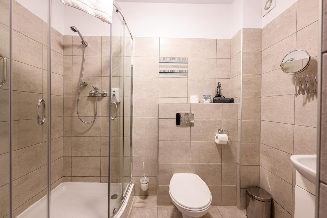 On/Set Aparthotel Krasków Εξωτερικό φωτογραφία