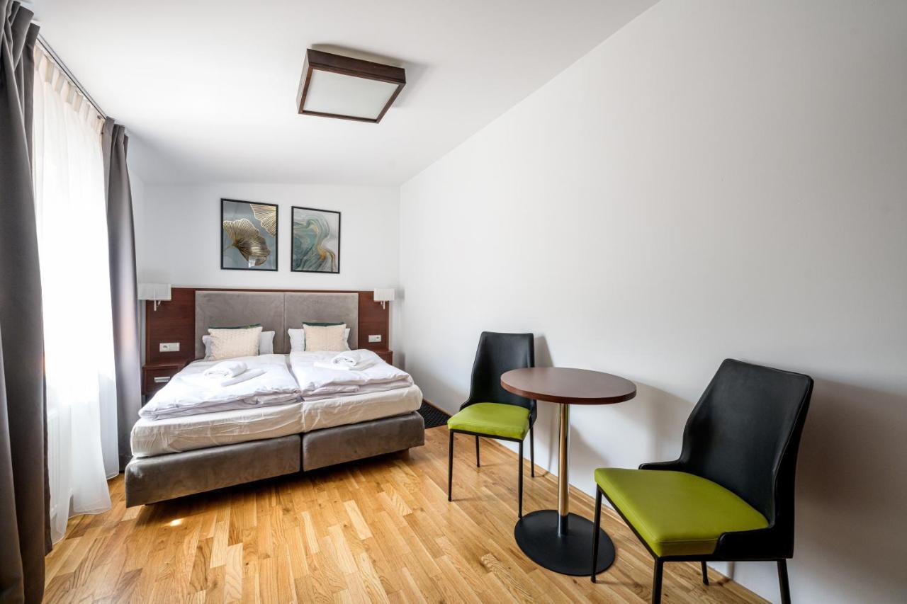 On/Set Aparthotel Krasków Εξωτερικό φωτογραφία