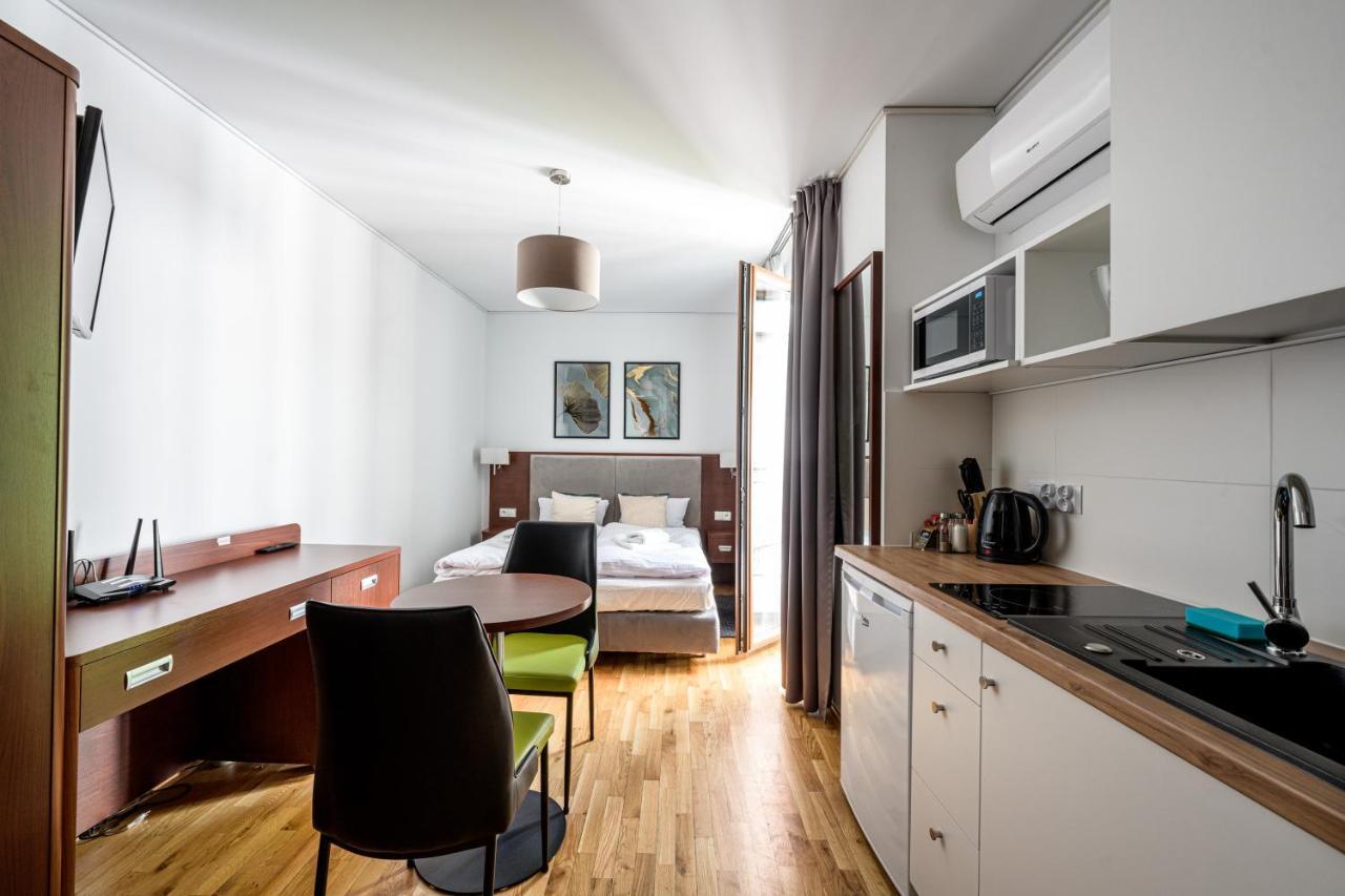 On/Set Aparthotel Krasków Εξωτερικό φωτογραφία