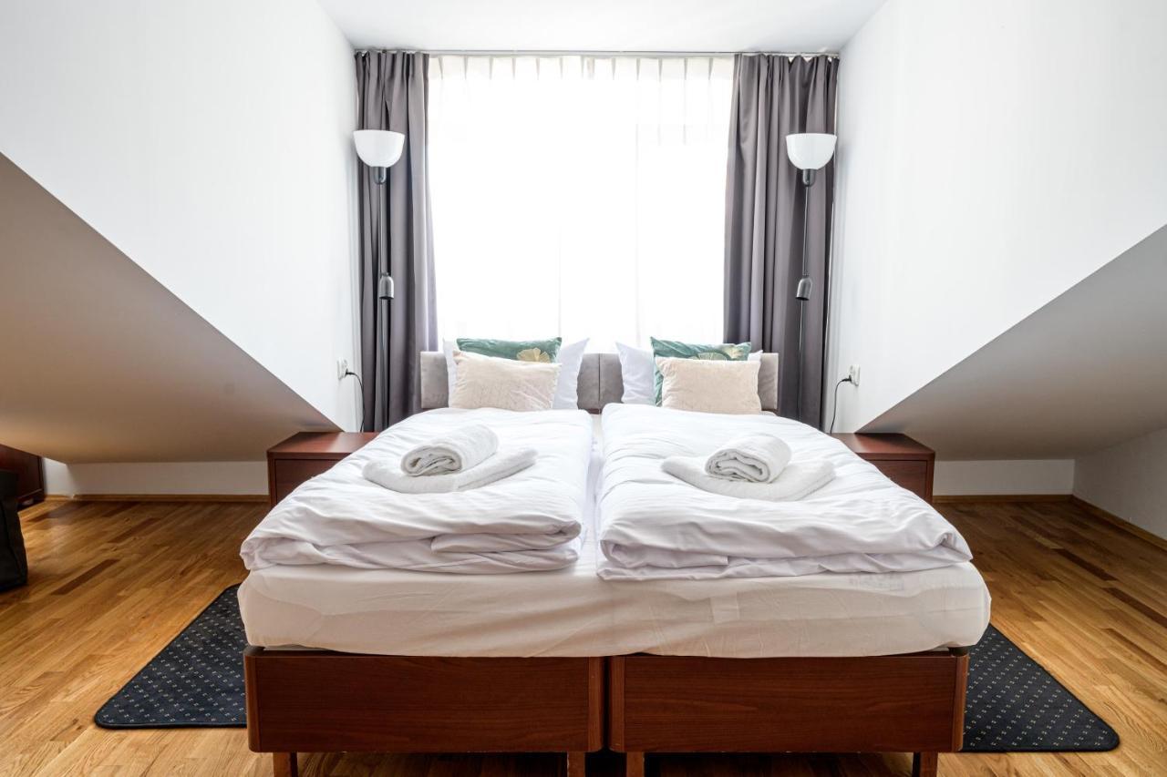 On/Set Aparthotel Krasków Εξωτερικό φωτογραφία