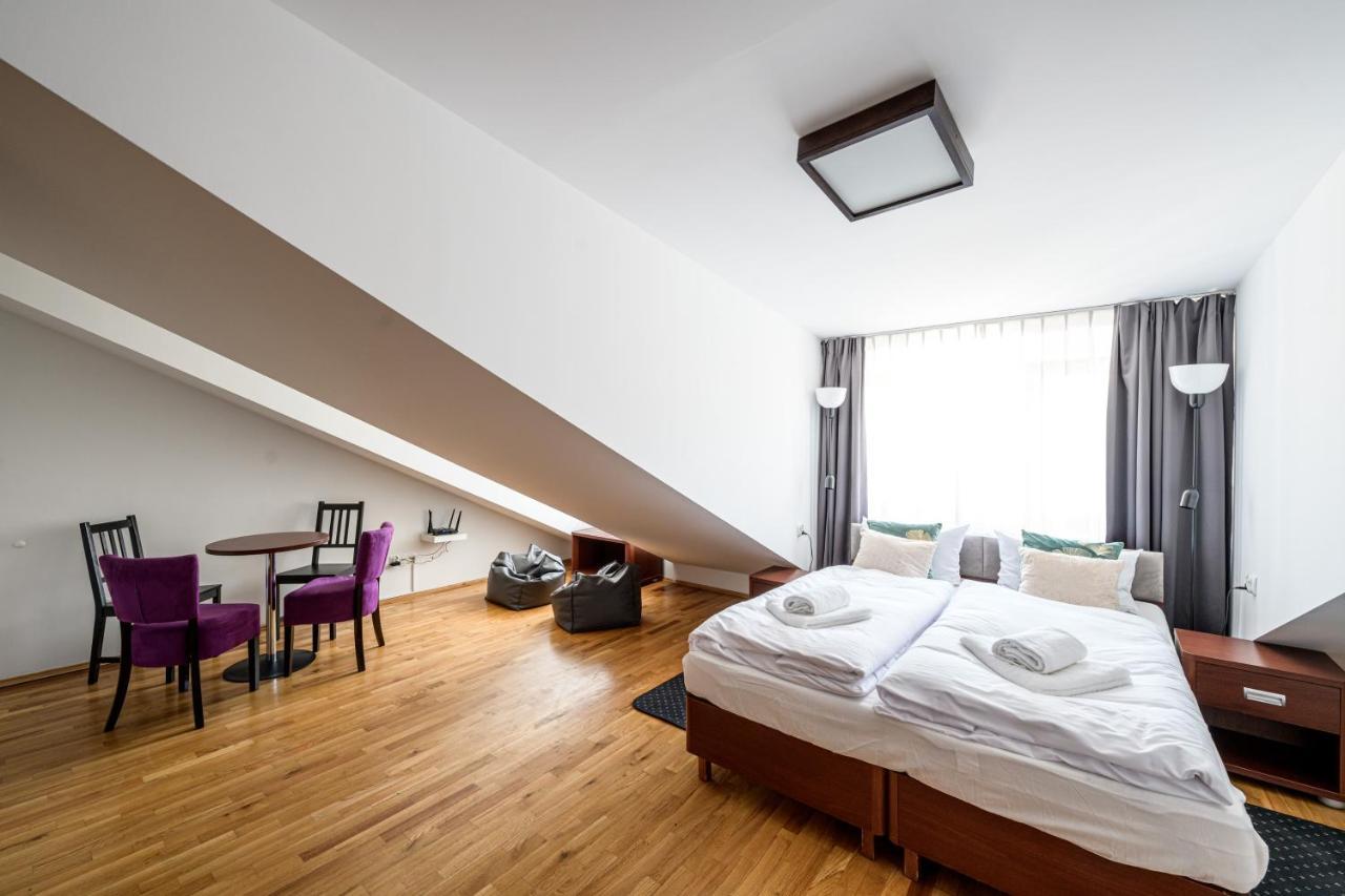 On/Set Aparthotel Krasków Εξωτερικό φωτογραφία