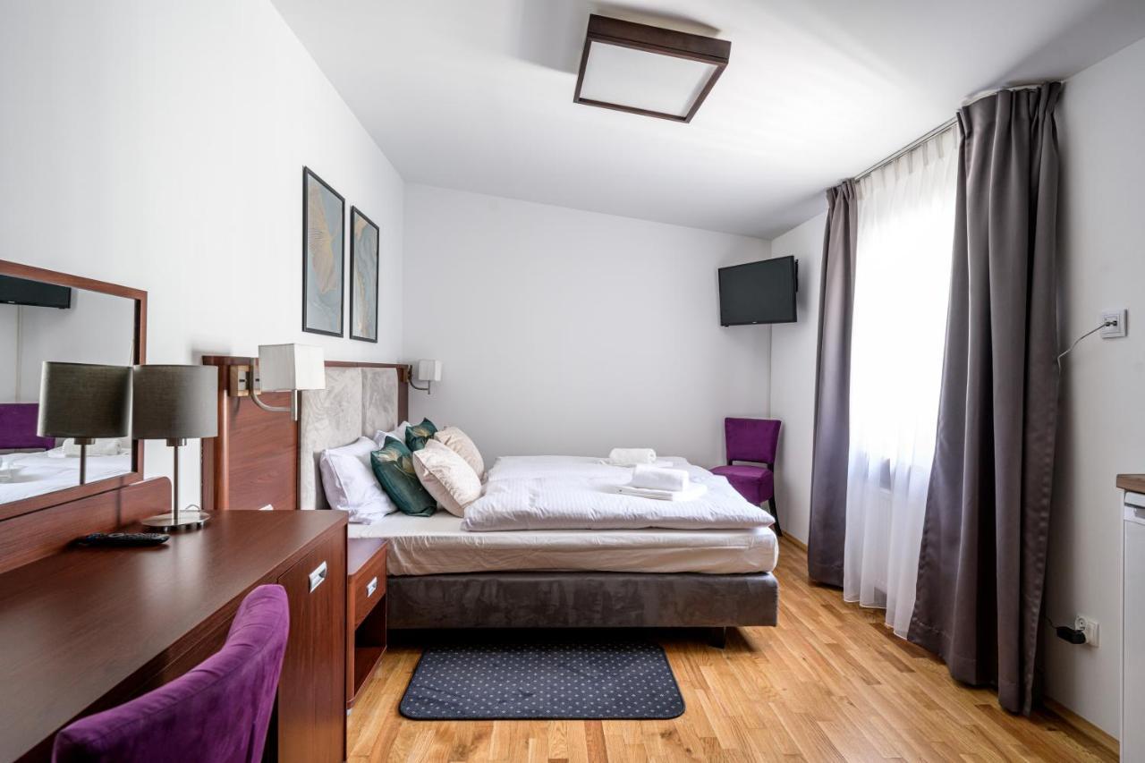 On/Set Aparthotel Krasków Εξωτερικό φωτογραφία