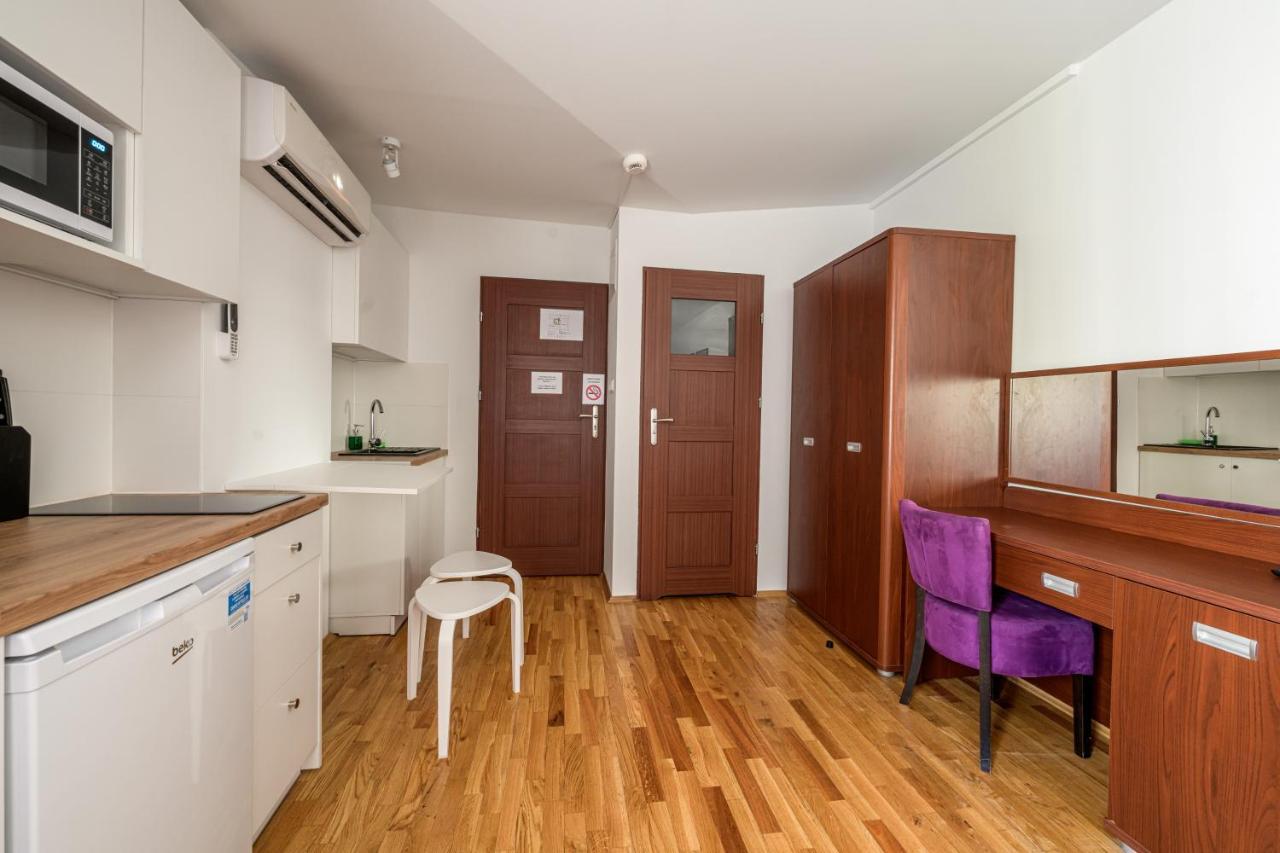 On/Set Aparthotel Krasków Εξωτερικό φωτογραφία