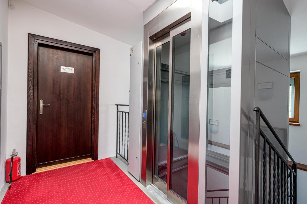 On/Set Aparthotel Krasków Εξωτερικό φωτογραφία