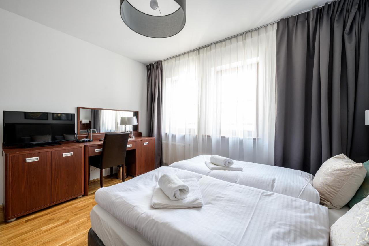 On/Set Aparthotel Krasków Εξωτερικό φωτογραφία