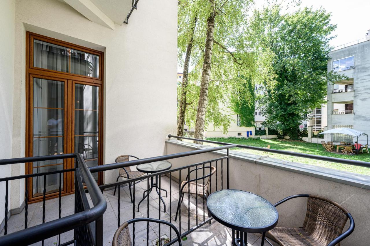 On/Set Aparthotel Krasków Εξωτερικό φωτογραφία