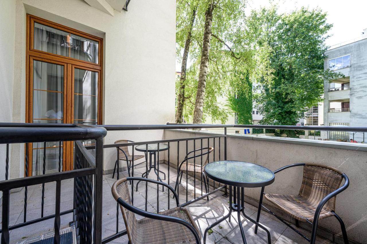 On/Set Aparthotel Krasków Εξωτερικό φωτογραφία