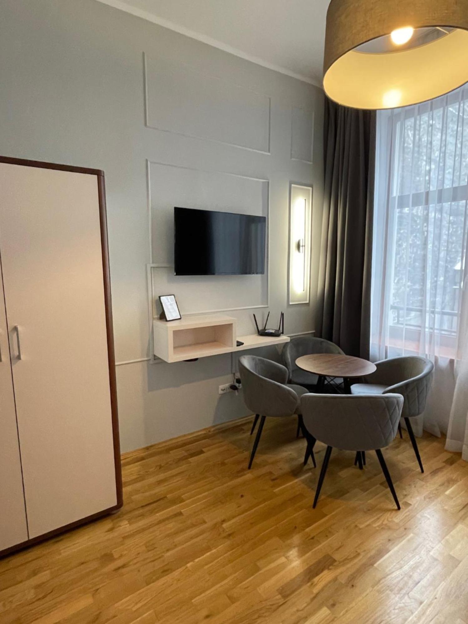 On/Set Aparthotel Krasków Εξωτερικό φωτογραφία