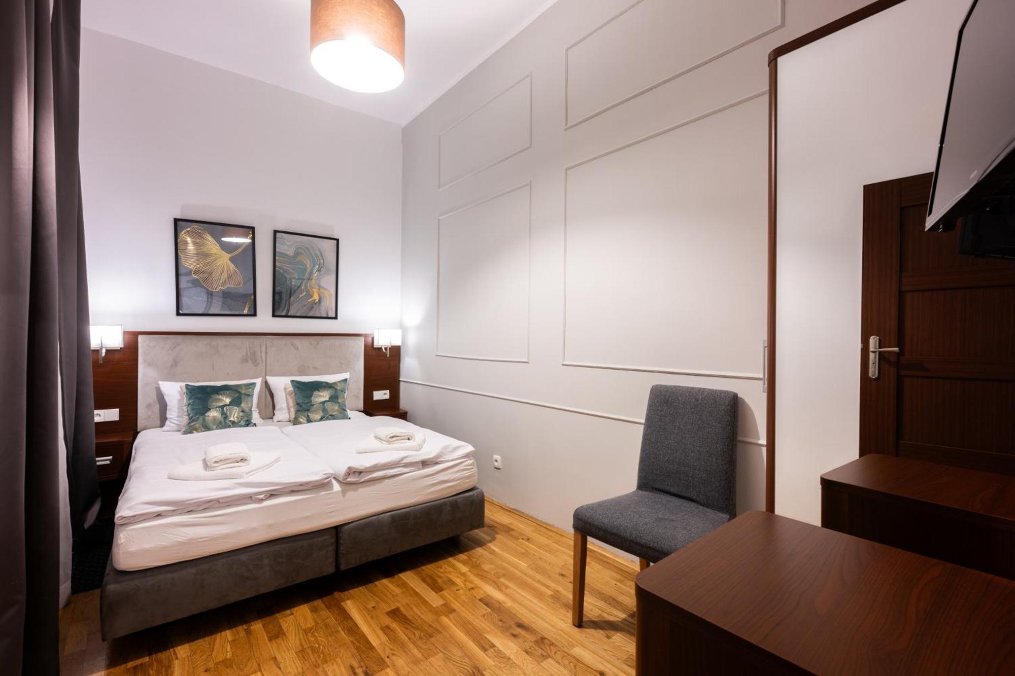 On/Set Aparthotel Krasków Εξωτερικό φωτογραφία