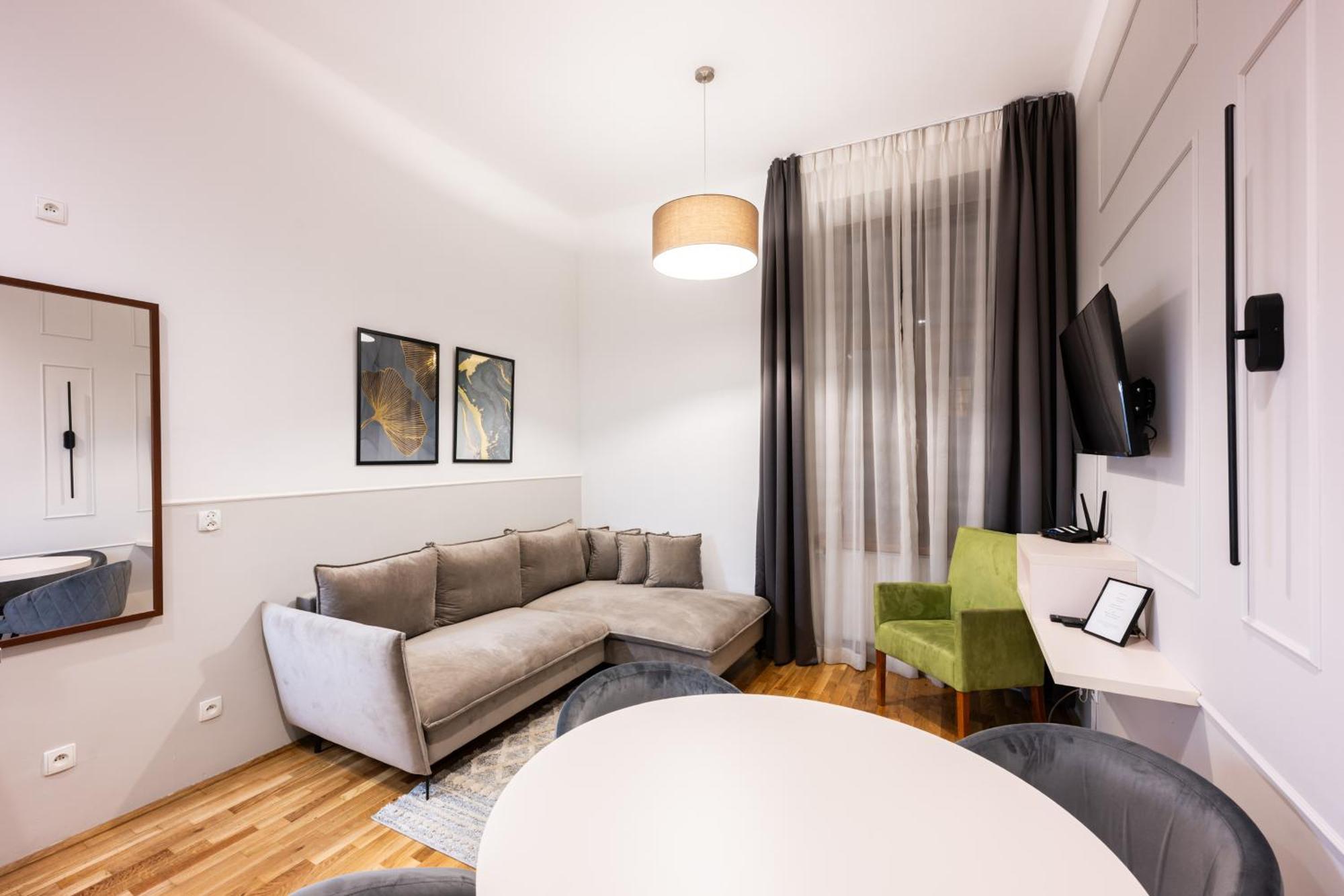 On/Set Aparthotel Krasków Εξωτερικό φωτογραφία