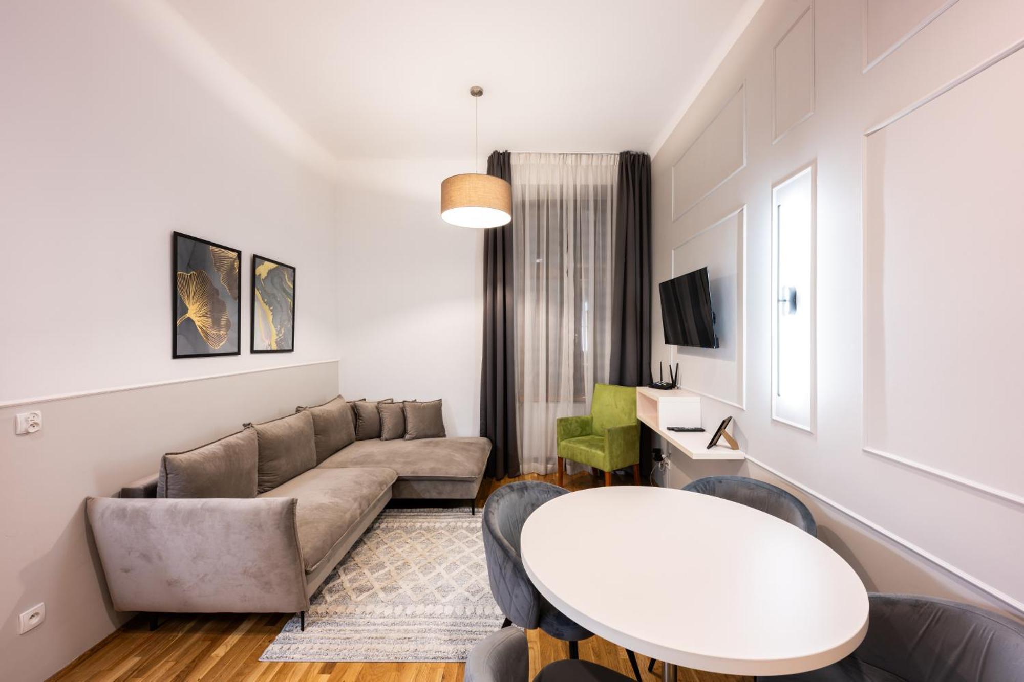 On/Set Aparthotel Krasków Εξωτερικό φωτογραφία